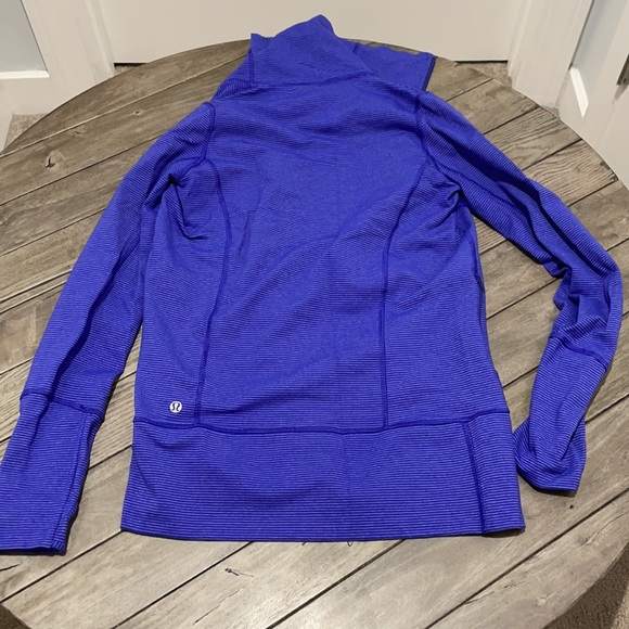 Lululemon Zip Up - Picture 3 of 5